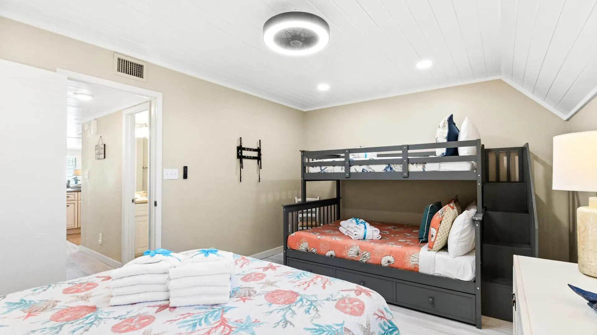 Σπίτι διακοπών 3Br, 3Ba Beachfront Townhome! Sleeps 11! Ocean View! Steps To The Beach! Panama City Beach