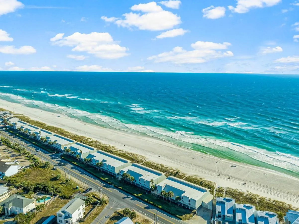 3Br, 3Ba Beachfront Townhome! Sleeps 11! Ocean View! Steps To The Beach! Panama City Beach Holiday home